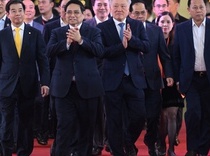 Thủ tướng: Chuyển đổi từ 'ưu tiên' sang 'tin yêu' và 'tự hào' khi dùng hàng Việt Nam