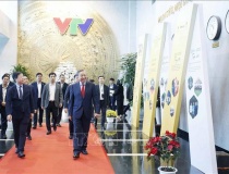 Tổng Bí thư Tô Lâm thăm, chúc Tết cán bộ, phóng viên VTV và VOV