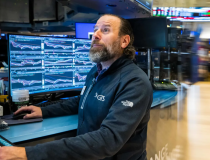 Chứng khoán Mỹ tăng nhờ cổ phiếu công nghệ hồi phục, giá dầu nhảy hơn 4% sau tin Iran