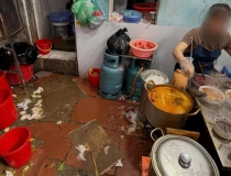 Hà Nội: Tạm dừng hoạt động quán bún riêu phố Hàng Lược sau phản ánh của du khách quốc tế