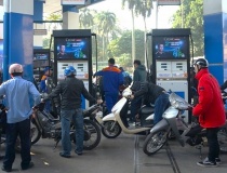 Giá xăng dầu tăng mạnh, quyết định chi Quỹ Bình ổn để giảm “sốc”