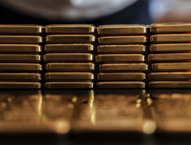 Giá vàng mất mốc 5.100 USD/oz, SPDR Gold Trust bán ròng