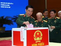 Lãnh đạo Bộ Quốc phòng bỏ phiếu bầu cử