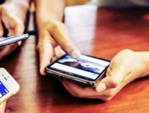 Người Việt dùng smartphone 7,1 giờ mỗi ngày
