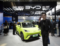 Cú sốc giá dầu mở ra cơ hội cho các hãng xe điện Trung Quốc