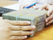 Ngân hàng Nhà nước bơm ròng nhẹ, lãi suất liên ngân hàng đảo chiều giảm sâu