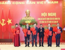 Công bố Quyết định của Bộ Chính trị về công tác tổ chức và cán bộ của 5 cơ quan