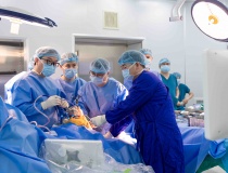 Vinmec ra mắt robot hỗ trợ thay khớp gối, mở rộng cơ hội phẫu thuật với chi phí hợp lý ngay tại Việt Nam