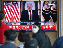 Sau bài phát biểu của Tổng thống Trump: Giá dầu tăng mạnh, vàng lao dốc, chứng khoán “đỏ lửa”