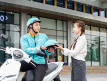 Tài xế công nghệ chuyển sang xe điện: Chạy không lo chi phí, tiền về “dày ví” hơn hẳn  