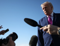 Tổng thống Trump tuyên bố Mỹ sẽ phong tỏa eo biển Hormuz