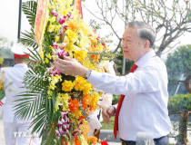 Tổng Bí thư, Chủ tịch nước Tô Lâm dâng hương tưởng niệm Tổng Bí thư Hà Huy Tập