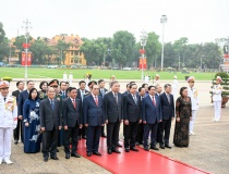 Lãnh đạo Đảng, Nhà nước vào Lăng viếng Chủ tịch Hồ Chí Minh nhân kỷ niệm 51 năm Ngày giải phóng miền Nam, thống nhất đất nước