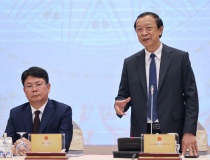 Dùng chung một bộ sách giáo khoa nhưng không giới hạn học liệu