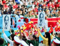 ÁNH SÁNG HỒ CHÍ MINH SOI ĐƯỜNG CHO CHÚNG TA ĐI