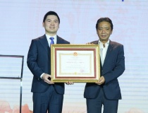CLB bóng đá Hà Nội vinh dự đón nhận Huân chương Lao động hạng Nhì