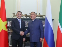 Thủ tướng Lê Minh Hưng gặp Người đứng đầu Cộng hòa Tatarstan (Liên bang Nga)