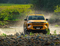 Bán tải không còn bị hạn chế, Toyota Hilux thế hệ mới tiếp tục hút khách tại Việt Nam