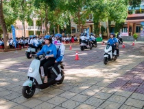 Phạt tiền người dưới 18 tuổi đi mô tô, hiểu thế nào cho đúng?