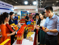 Giữa 'bão' hàng giả, hàng thật bán bằng gì?