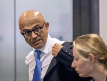 Satya Nadella của Microsoft ẩn ý chỉ trích Anthropic và các nhà phát triển mô hình AI khác