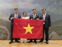 Rạng rỡ ngày trở về của nữ sinh giành Huy chương Vàng Olympic Vật lí quốc tế 2026