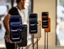 Google và Apple đang xung đột với EU về tương lai của các trợ lý AI