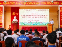 Trường Đại học Công nghệ đồng hành cùng xã Kiều Phú nâng cao kỹ năng ứng dụng AI cho cán bộ cơ sở