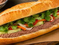 Khẩn trương điều tra vụ 84 người nghi ngộ độc sau khi ăn bánh mì tại Lâm Đồng