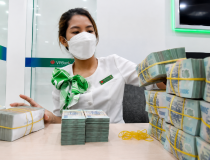 Tăng trưởng tín dụng vượt huy động, áp lực thanh khoản gia tăng