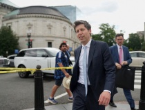 Cố vấn của ông Trump thông báo các công ty AI rằng chính quyền sẽ không kiểm tra độ an toàn đối với các mô hình nguồn mở 