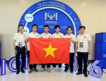 Lần đầu tiên trong lịch sử, nam sinh Việt giành cú đúp Vàng Olympic Tin học và AI quốc tế