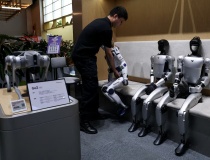Unitree của Trung Quốc trình làng robot 'Superman' giữa lúc sự hào hứng dâng cao trước màn ra mắt tại Thượng Hải