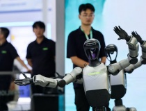 Các nhà sản xuất robot Trung Quốc dồn về triển lãm ở Bắc Kinh, tìm kiếm con đường thương mại hóa hàng loạt