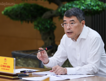 Thủ tướng: Kiểm soát chặt chẽ giá thành từ gốc với thuốc, thiết bị y tế; cương quyết loại bỏ mọi chi phí trung gian