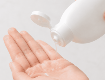 Hà Nội: Đình chỉ lưu hành và thu hồi 2 lô sản phẩm Dung dịch vệ sinh phụ nữ Rolux AF gi