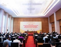Đại biểu Quốc hội hoạt động chuyên trách thảo luận về nhóm dự án luật thuộc lĩnh vực hành chính, tư pháp