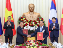 Việt Nam, Lào trao đổi 11 văn kiện hợp tác quan trọng