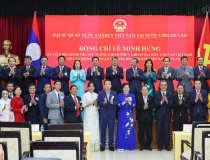 Thủ tướng: Quan hệ đặc biệt Việt Nam - Lào 'được nuôi dưỡng từ nhân dân'