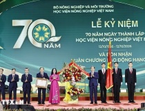 Chủ tịch Quốc hội Trần Thanh Mẫn: Đưa tri thức từ giảng đường đến đồng ruộng
