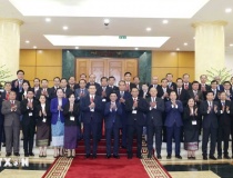 Thường trực Ban Bí thư Trần Cẩm Tú tiếp Đoàn cán bộ cao cấp Đảng Nhân dân Cách mạng Lào