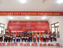 Hành trình sẻ chia, tri ân trên miền đất lửa Quảng Trị