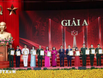 Thường trực Ban Bí thư Trần Cẩm Tú dự Lễ trao giải Cuộc thi chính luận về bảo vệ nền tảng tư tưởng của Đảng lần thứ Sáu