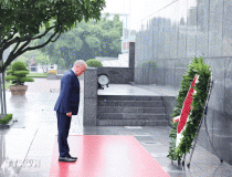 Chùm ảnh: Thủ tướng Ba Lan Donald Tusk viếng Chủ tịch Hồ Chí Minh