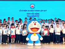 Quỹ Doraemon trao 490 suất học bổng cho học sinh vượt khó