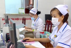 Các đơn vị y tế Hà Nội thanh toán lệ phí không dùng tiền mặt