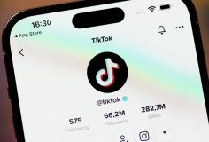 Apple thúc giục TikTok nâng cao độ tuổi khuyến nghị giữa những lo ngại về sức khỏe tâm thần