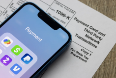 Apple Pay, Cash App, PayPal và các ứng dụng thanh toán khác sẽ được điều chỉnh giống ngân hàng