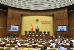 Miễn học phí cho học sinh công lập cả nước, học sinh tư thục được hỗ trợ