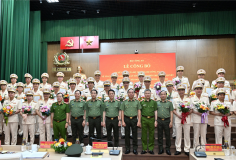 Bộ Công an trao quyết định cho 34 giám đốc công an tỉnh, thành